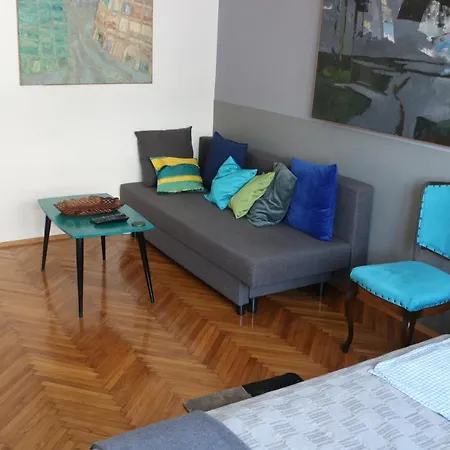 アパート Atelier 22