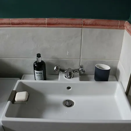 アパート Atelier 22 *